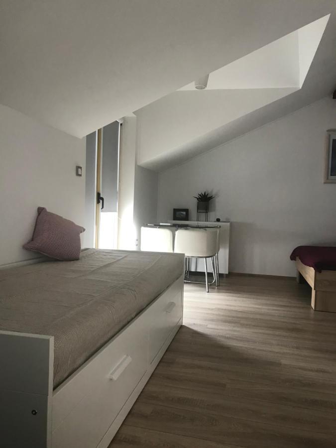 Apartmani Sanja Zaton  エクステリア 写真
