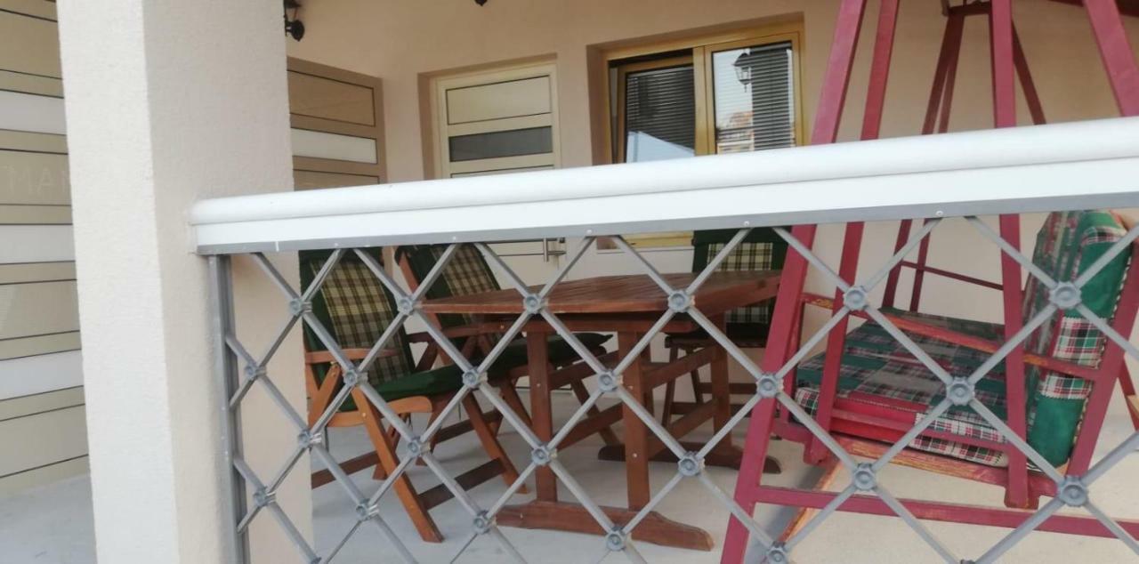 Apartmani Sanja Zaton  エクステリア 写真