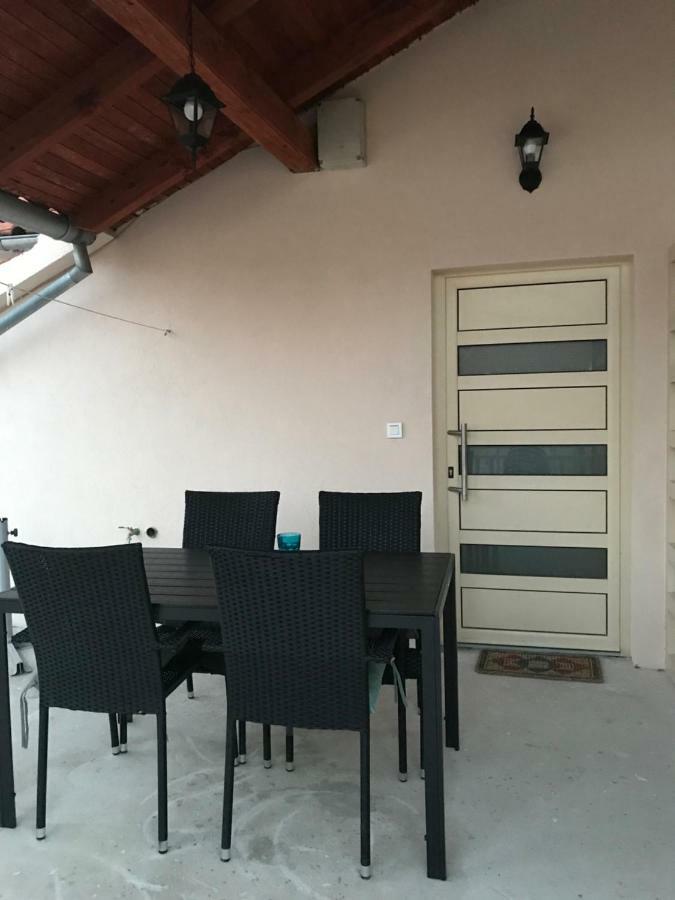 Apartmani Sanja Zaton  エクステリア 写真
